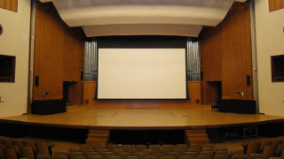 Motorized Screen for the Salle Claude Champagne